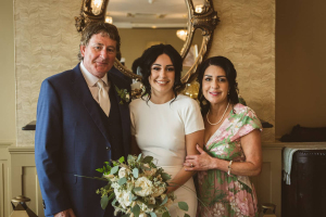 bride-dad-mum-smiling-happy