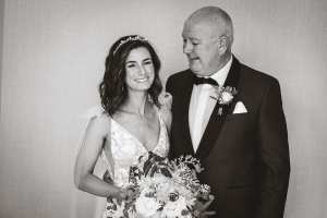 47-dad-bride-laughing